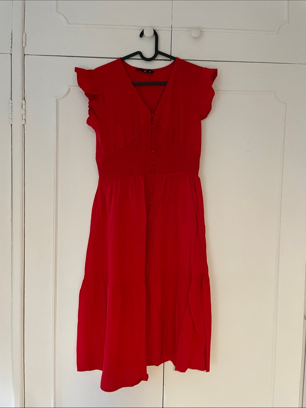 Classic Red Button-Front Midi Dress with Flutter Sleeves